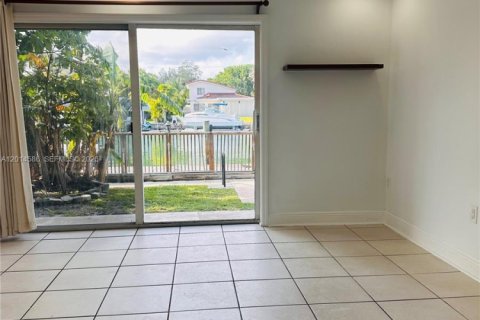 Apartment in Miami Beach, Florida 2 bedrooms, 116.13 sq.m. № 2076296 - photo 13