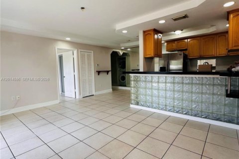 Apartment in Miami Beach, Florida 2 bedrooms, 116.13 sq.m. № 2076296 - photo 9