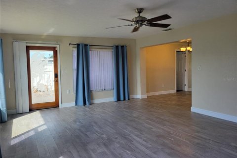 Villa ou maison à louer à Saint Petersburg, Floride: 3 chambres, 154.22 m2 № 2412523 - photo 18