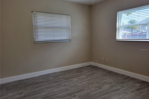 Villa ou maison à louer à Saint Petersburg, Floride: 3 chambres, 154.22 m2 № 2412523 - photo 27
