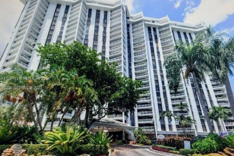Condo in Miami, Florida, 2 bedrooms № 2090794