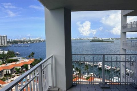 Condo in Miami, Florida, 2 bedrooms № 2090794 - photo 3