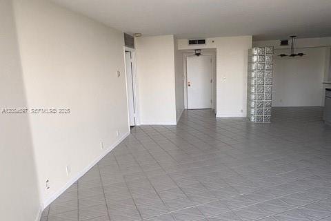 Condo in Miami, Florida, 2 bedrooms № 2090794 - photo 14