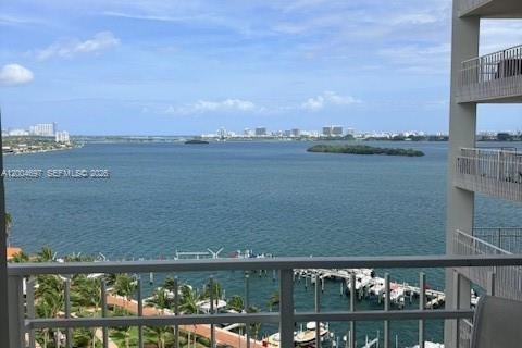 Condo in Miami, Florida, 2 bedrooms № 2090794 - photo 4