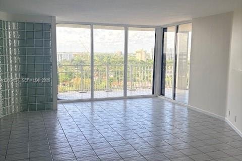 Condo in Miami, Florida, 2 bedrooms № 2090794 - photo 15
