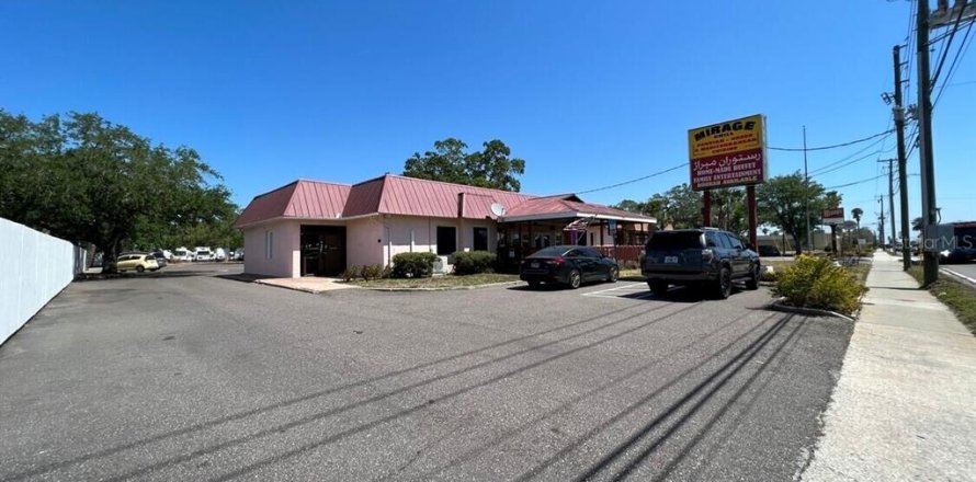 Commercial property in Clearwater, Florida 331.75 sq.m. № 2107435