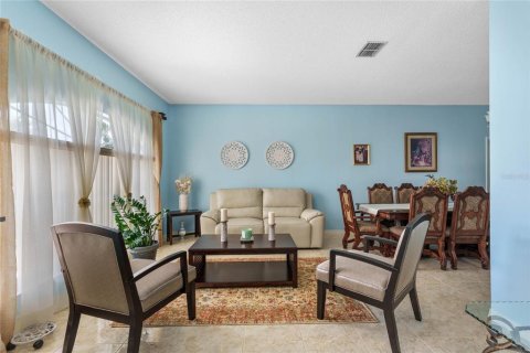 House in Kissimmee, Florida 3 bedrooms, 208.01 sq.m. № 2225409 - photo 8