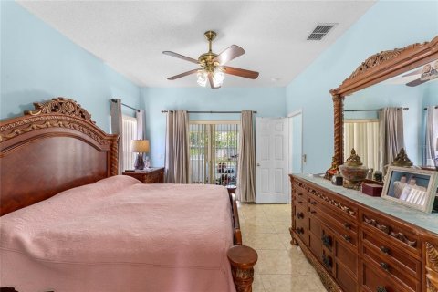 House in Kissimmee, Florida 3 bedrooms, 208.01 sq.m. № 2225409 - photo 27