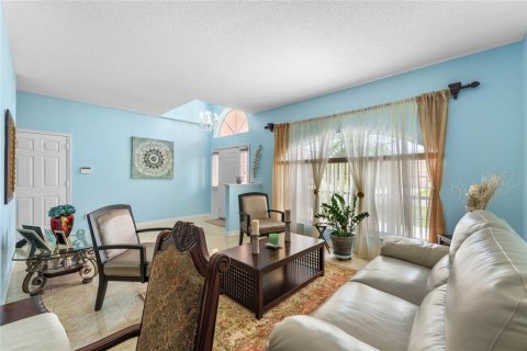 House in Kissimmee, Florida 3 bedrooms, 208.01 sq.m. № 2225409 - photo 10