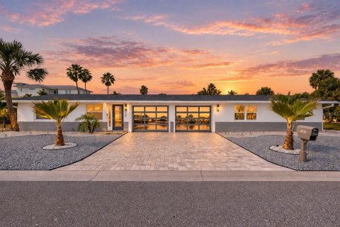 Villa ou maison à Longboat Key, Floride 4 chambres, 176.51 m2 № 2358584