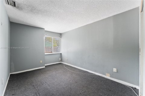 House in Miami Gardens, Florida 3 bedrooms, 89.19 sq.m. № 1881651 - photo 20