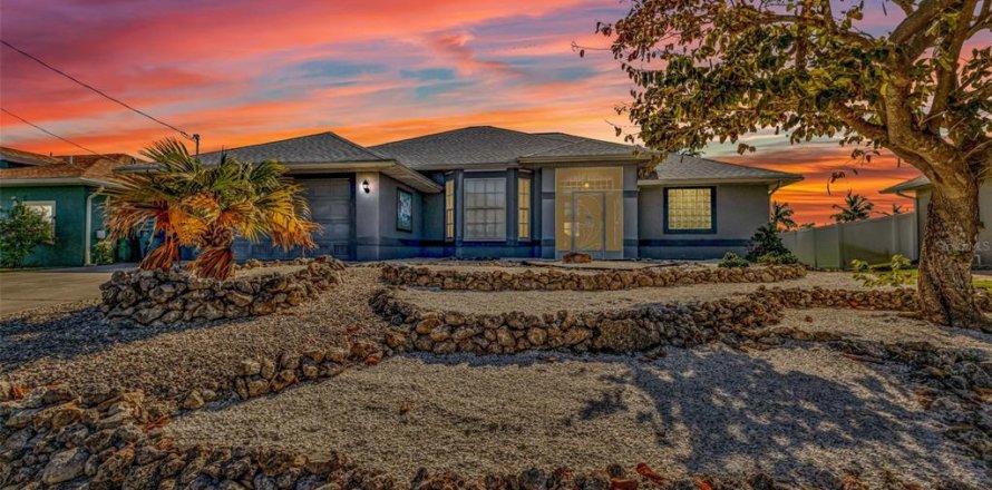 Villa ou maison à Port Charlotte, Floride 3 chambres, 180.04 m2 № 2097549
