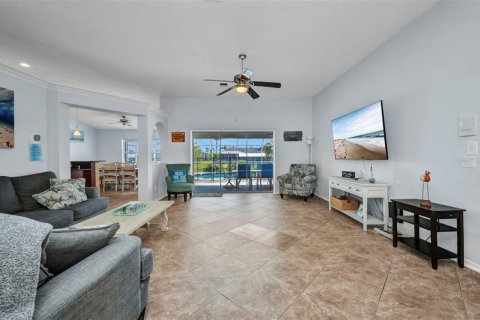 Villa ou maison à vendre à Port Charlotte, Floride: 3 chambres, 180.04 m2 № 2097549 - photo 11