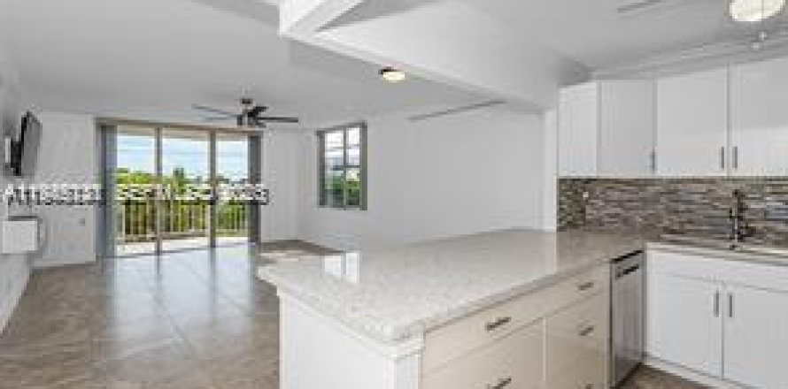 Apartamento en North Miami Beach, Florida 1 dormitorio, 72.46 m2 № 2001459