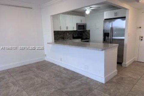 Apartamento en alquiler en North Miami Beach, Florida, 1 dormitorio, 72.46 m2 № 2001459 - foto 4