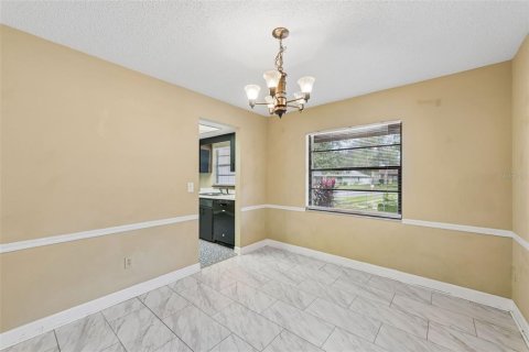 Villa ou maison à vendre à Apopka, Floride: 3 chambres, 141.03 m2 № 2425743 - photo 5