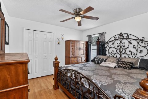 House in Lake Wales, Florida 3 bedrooms, 149.57 sq.m. № 2391538 - photo 17