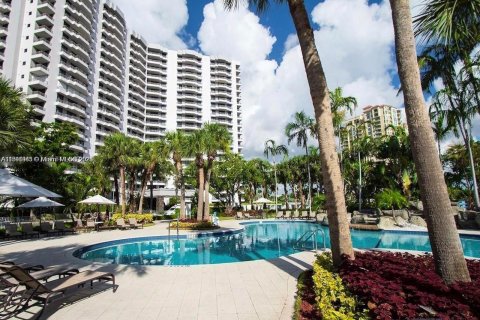 Condo in Aventura, Florida, 2 bedrooms  № 1975847 - photo 15