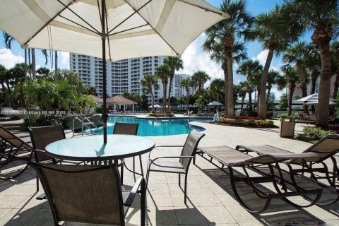 Condo in Aventura, Florida, 2 bedrooms  № 1975847 - photo 14