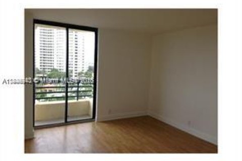 Condo in Aventura, Florida, 2 bedrooms  № 1975847 - photo 6