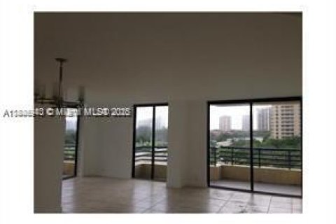 Condo in Aventura, Florida, 2 bedrooms  № 1975847 - photo 4
