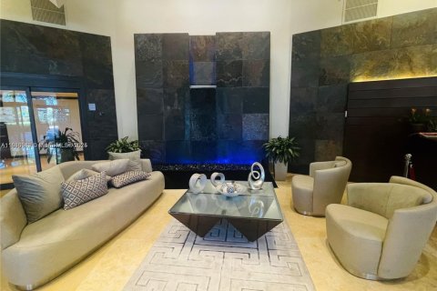 Condo in Aventura, Florida, 2 bedrooms  № 1975847 - photo 13