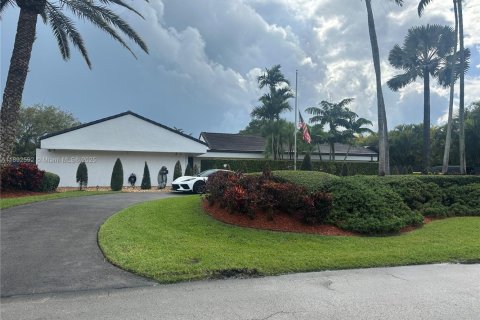 Villa ou maison à vendre à Palmetto Bay, Floride: 4 chambres, 197.88 m2 № 1955400 - photo 2