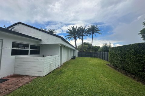 Villa ou maison à vendre à Palmetto Bay, Floride: 4 chambres, 197.88 m2 № 1955400 - photo 8