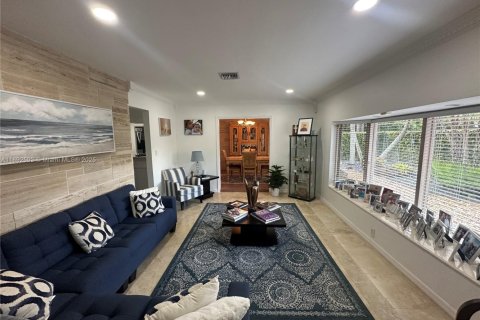 Villa ou maison à vendre à Palmetto Bay, Floride: 4 chambres, 197.88 m2 № 1955400 - photo 21