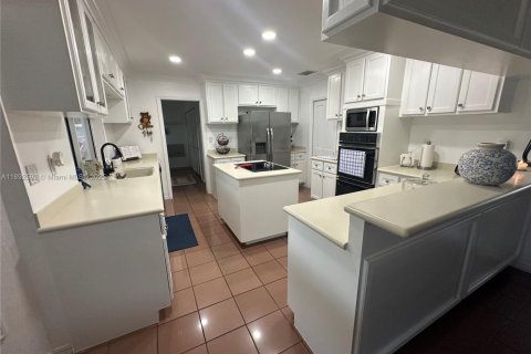 Villa ou maison à vendre à Palmetto Bay, Floride: 4 chambres, 197.88 m2 № 1955400 - photo 25