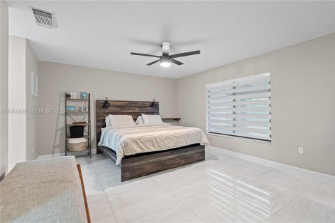 Купить виллу или дом в Хомстед, Флорида 4 спальни, 195.19м2, № 2026821 - фото 24