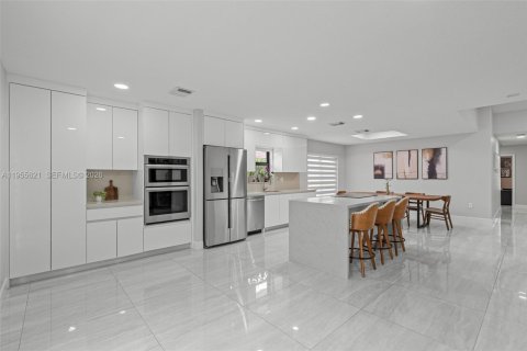 Купить виллу или дом в Хомстед, Флорида 4 спальни, 195.19м2, № 2026821 - фото 18