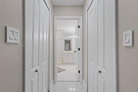 Купить виллу или дом в Хомстед, Флорида 4 спальни, 195.19м2, № 2026821 - фото 26