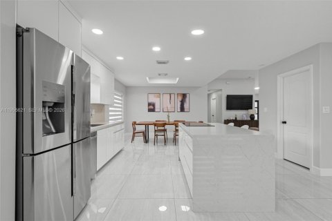 Купить виллу или дом в Хомстед, Флорида 4 спальни, 195.19м2, № 2026821 - фото 19