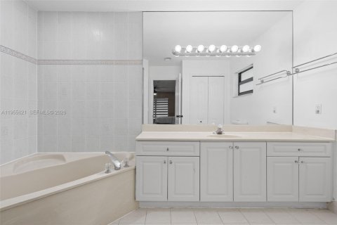 Купить виллу или дом в Хомстед, Флорида 4 спальни, 195.19м2, № 2026821 - фото 27