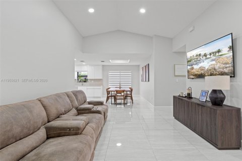 Купить виллу или дом в Хомстед, Флорида 4 спальни, 195.19м2, № 2026821 - фото 7