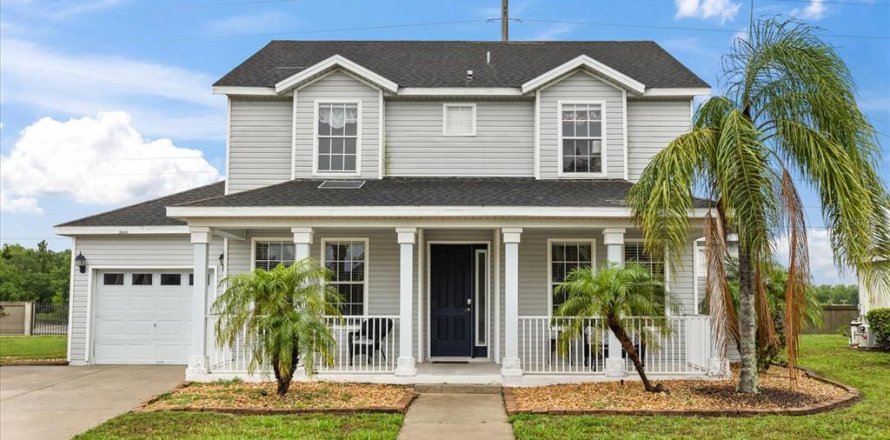 House in Kissimmee, Florida 6 bedrooms, 253.07 sq.m. № 1747357