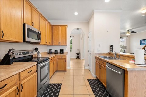House in Kissimmee, Florida 6 bedrooms, 253.07 sq.m. № 1747357 - photo 10