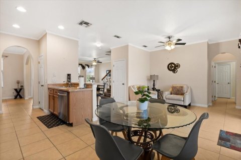 House in Kissimmee, Florida 6 bedrooms, 253.07 sq.m. № 1747357 - photo 7