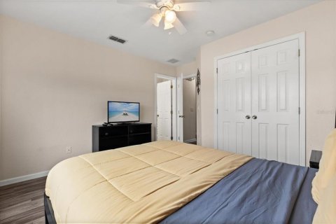 House in Kissimmee, Florida 6 bedrooms, 253.07 sq.m. № 1747357 - photo 18