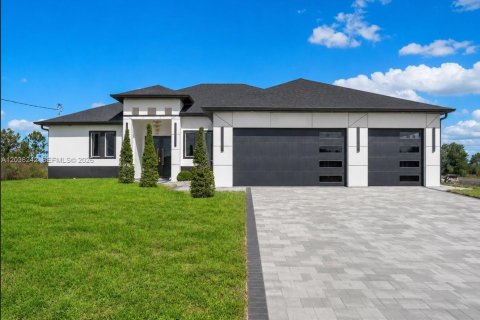 Villa ou maison à vendre à LaBelle, Floride: 5 chambres, 204.38 m2 № 2084273 - photo 1