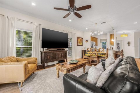 Townhouse in Saint Petersburg, Florida 3 bedrooms, 192.77 sq.m. № 1749641 - photo 14