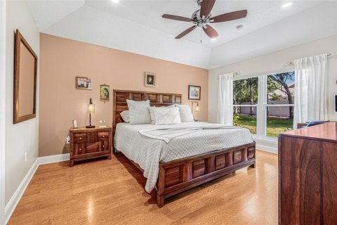 Townhouse in Saint Petersburg, Florida 3 bedrooms, 192.77 sq.m. № 1749641 - photo 15