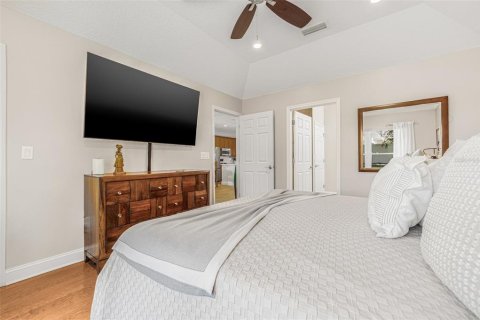 Townhouse in Saint Petersburg, Florida 3 bedrooms, 192.77 sq.m. № 1749641 - photo 16