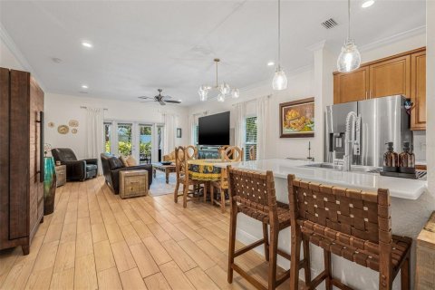 Townhouse in Saint Petersburg, Florida 3 bedrooms, 192.77 sq.m. № 1749641 - photo 4