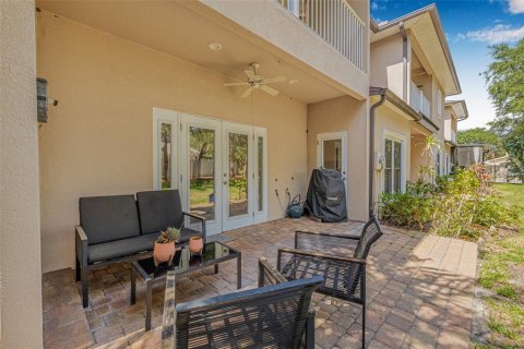 Townhouse in Saint Petersburg, Florida 3 bedrooms, 192.77 sq.m. № 1749641 - photo 22
