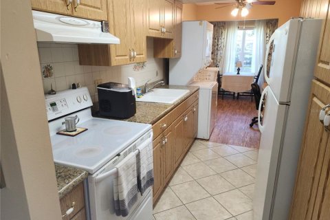 Condominio en venta en Largo, Florida, 1 dormitorio, 65.03 m2 № 1807208 - foto 8