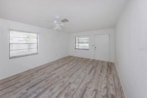 Apartment in Venice, Florida 2 bedrooms, 83.61 sq.m. № 2213568 - photo 5