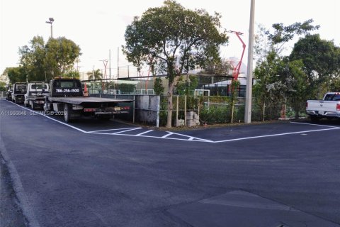 Immobilier commercial à vendre à Sweetwater, Floride № 2028817 - photo 4