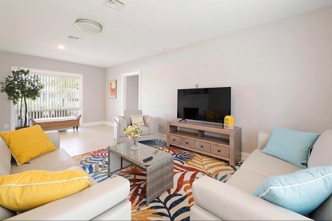 Villa ou maison à vendre à Pompano Beach, Floride: 3 chambres, 155.15 m2 № 2084873 - photo 2